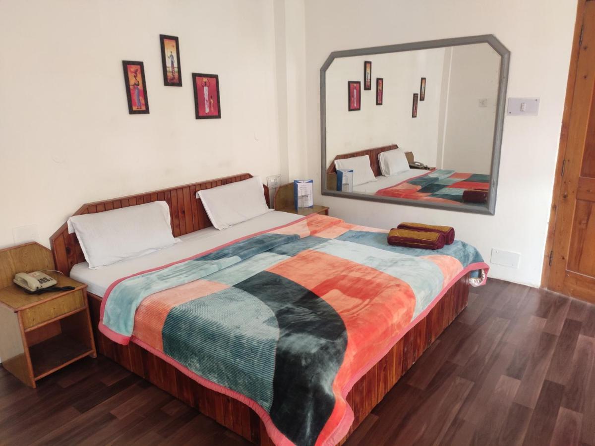 Hadimba Way Manali - Top Rated And Most Awarded Property In Manali !! Balcony Rooms Exterior photo
