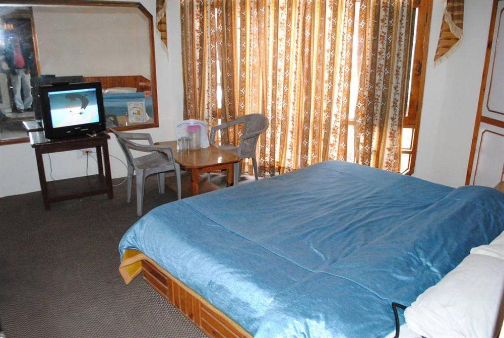 Hadimba Way Manali - Top Rated And Most Awarded Property In Manali !! Balcony Rooms Exterior photo
